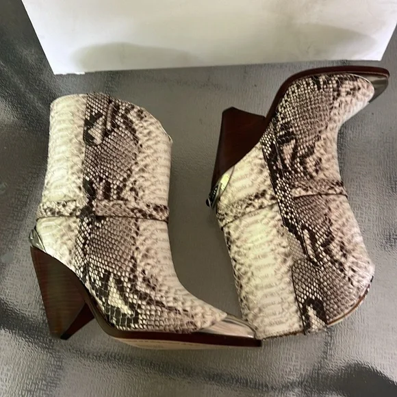 Isabel Marant Python Embossed Western Boots - Picture 13 of 14